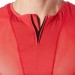 t-shirt Lookme Wave rouge col rond avec zip en gros plan